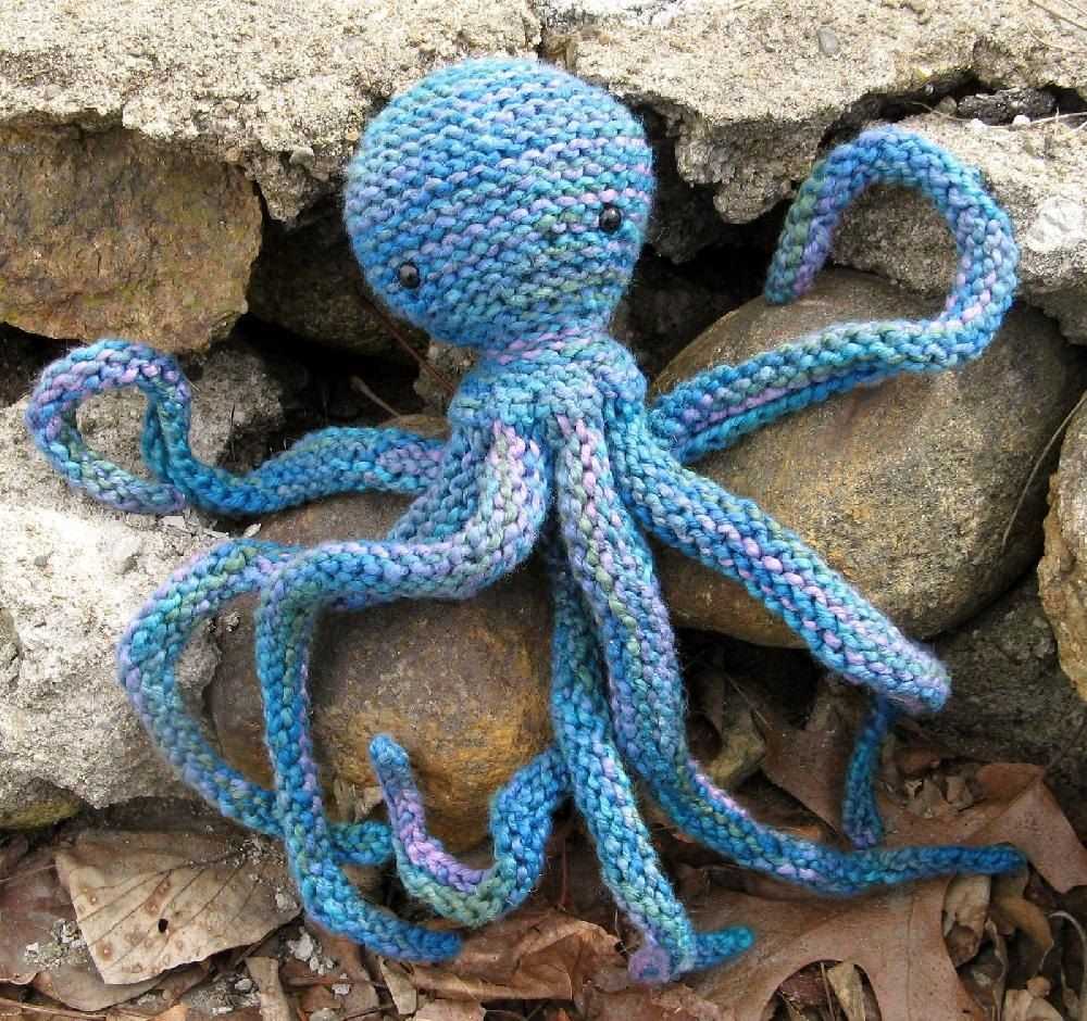 Knitted octopus pattern