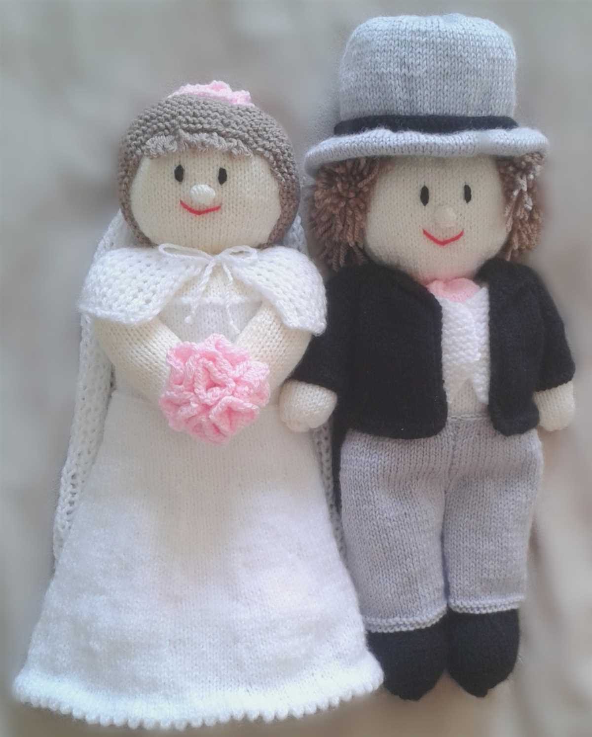 Bride and groom knitting pattern