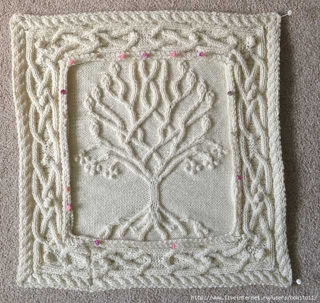 Cable knit square pattern