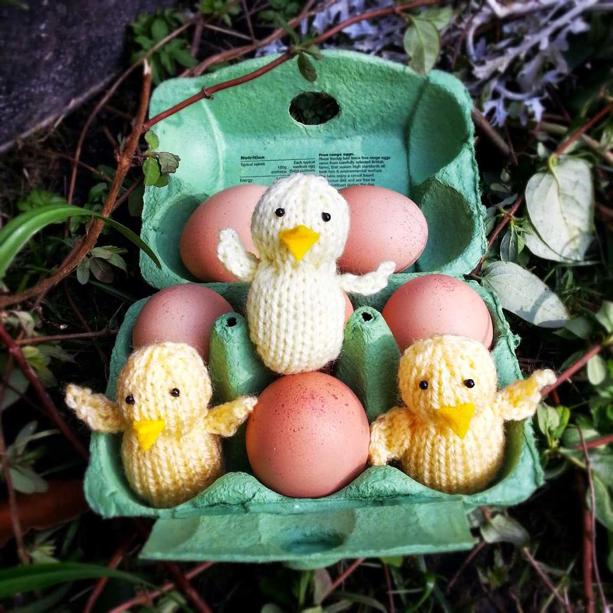 Creme egg chick knitting pattern