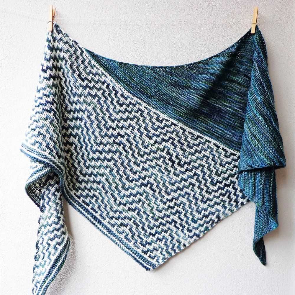 Diagonal shawl knitting pattern