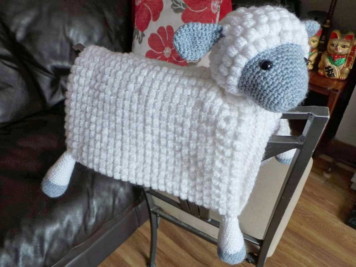 Dolls pram blanket knitting pattern free