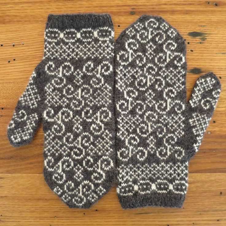 Double layer knit mitten pattern