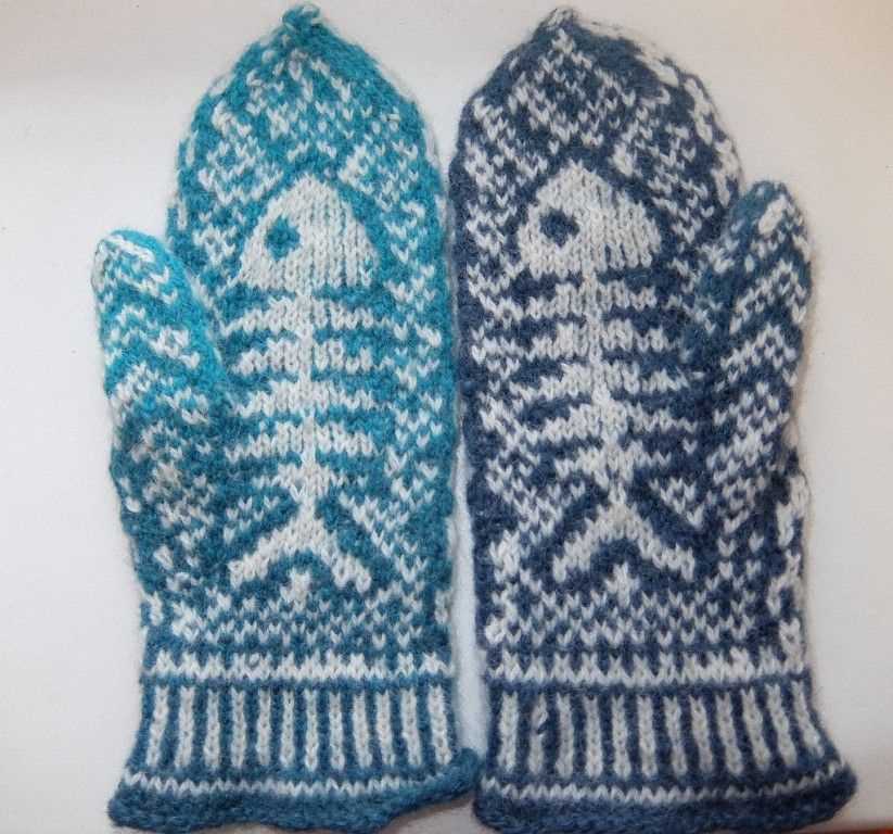 Fair isle wrist warmers knitting pattern