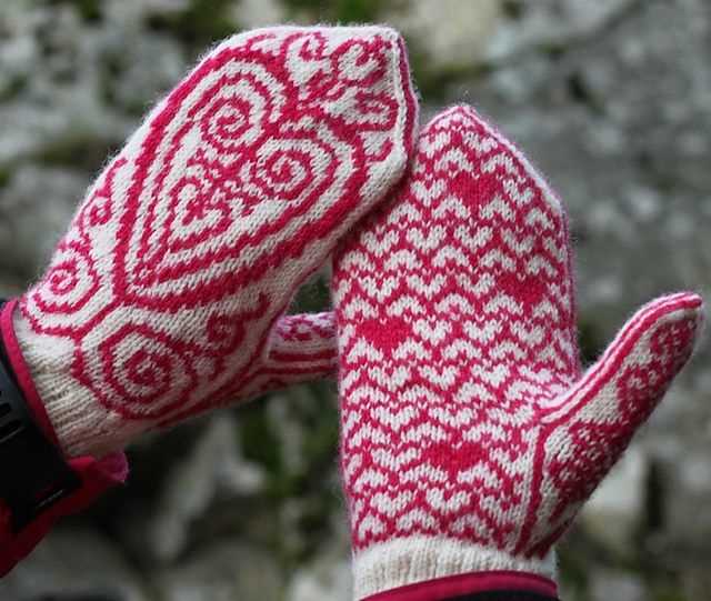 Fair isle wrist warmers knitting pattern