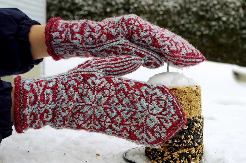 Fair isle wrist warmers knitting pattern