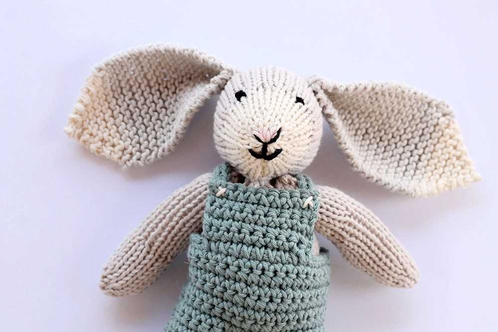 Free knitted bunny pattern