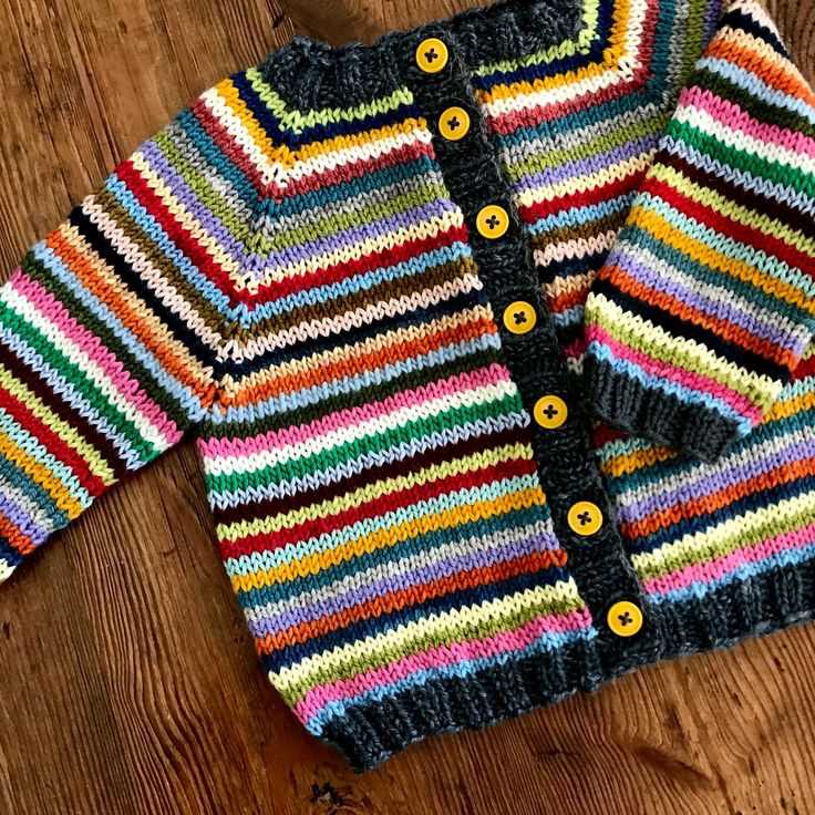 Free baby sweater knitting patterns