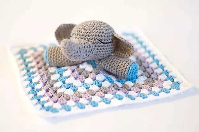 Free knitted lovey blanket pattern
