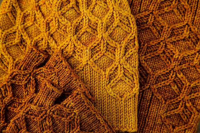 Honeycomb scarf knitting pattern
