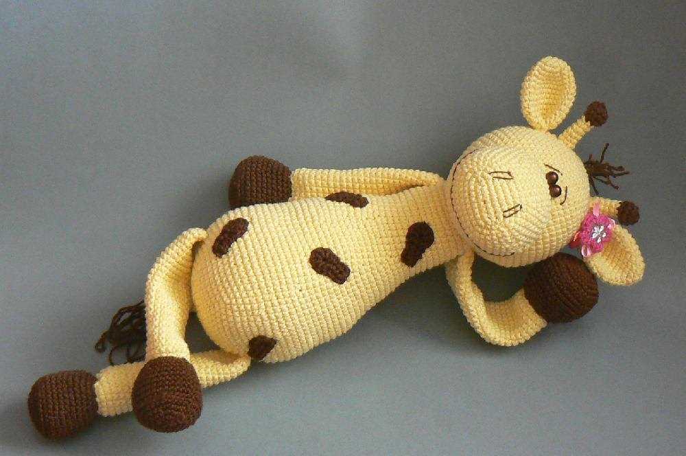 Jasmine the giraffe knitting pattern