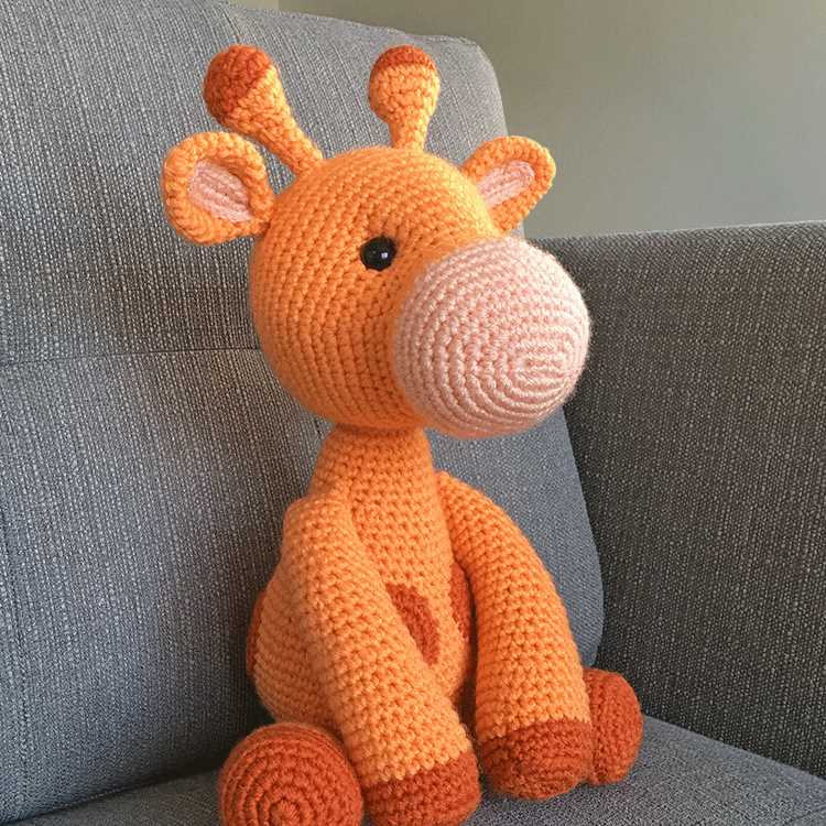 Jasmine the giraffe knitting pattern