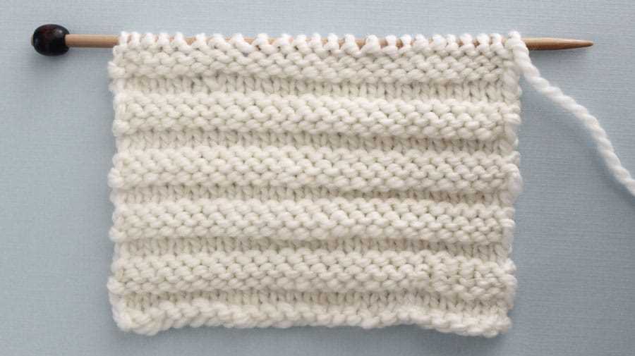 Knit and purl stitch scarf patterns