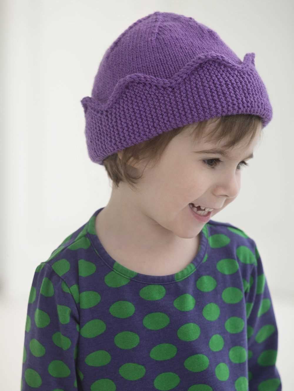 Knitted crown hat pattern