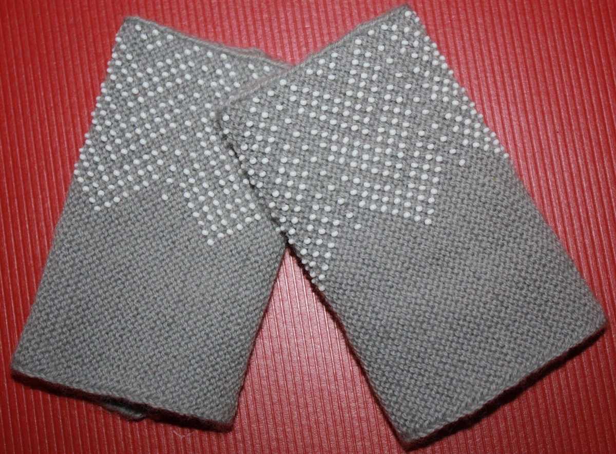 Knitted wristlets free patterns