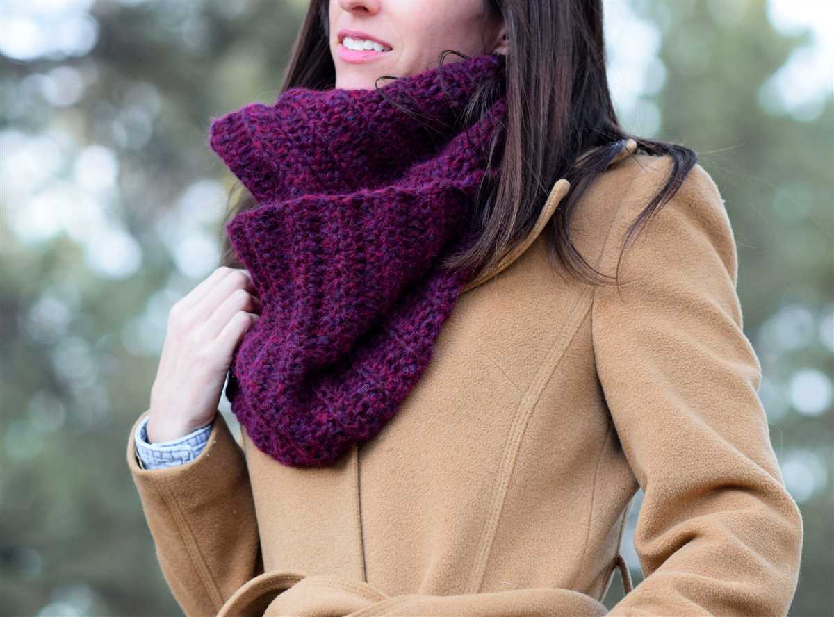 Knitting patterns for cowl neck scarves