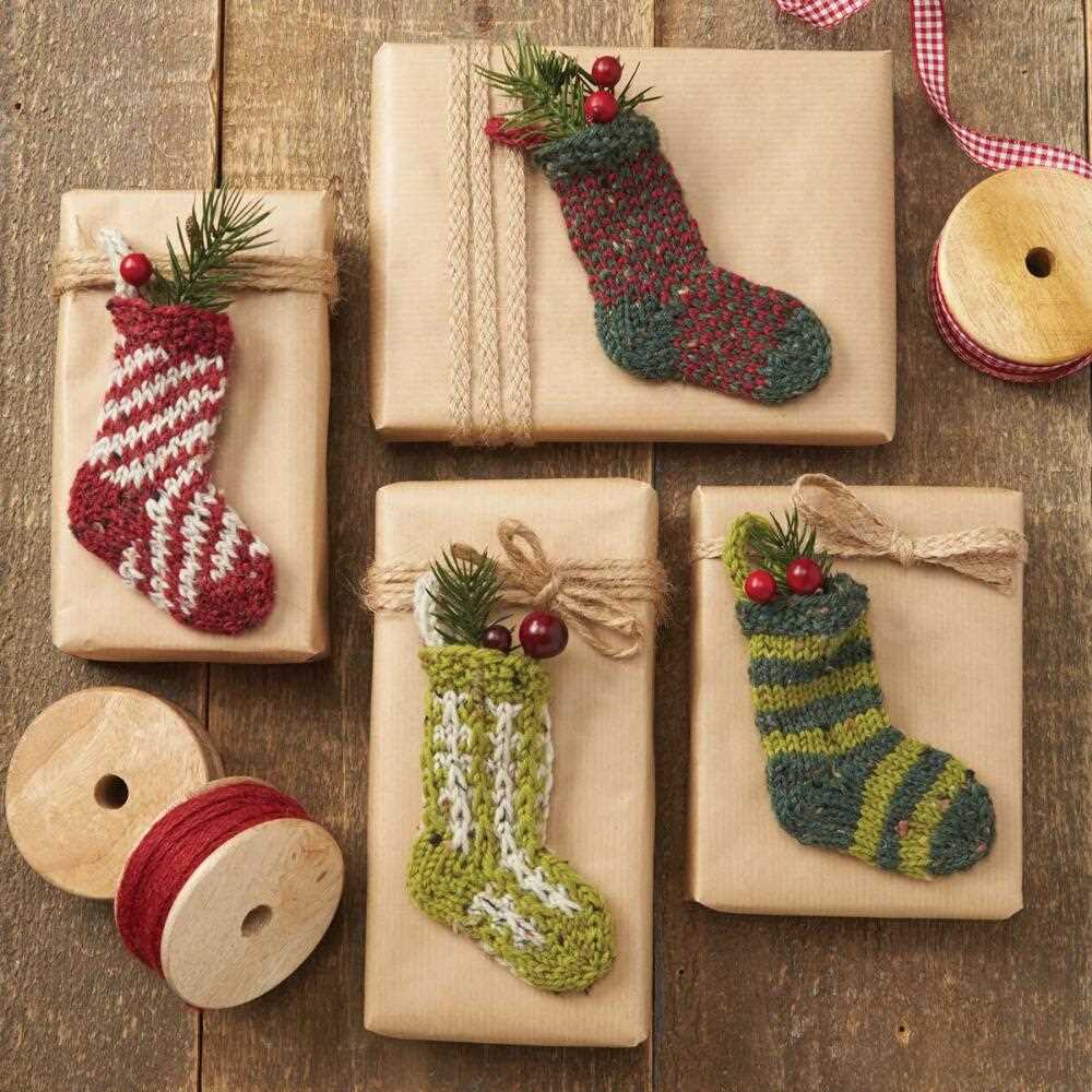 Miniature christmas stocking knitting pattern