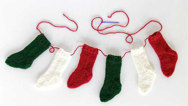 Miniature christmas stocking knitting pattern