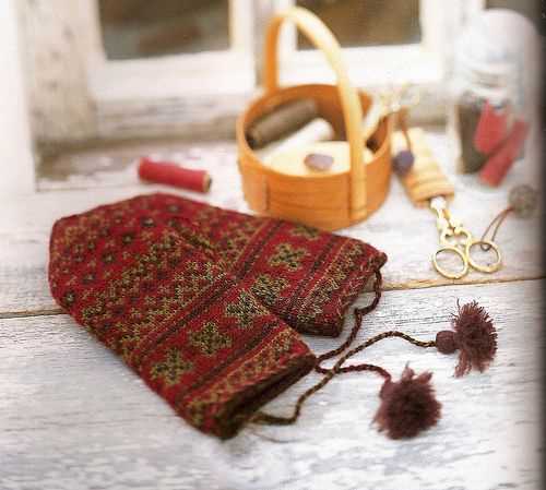 Nordic mittens knitting pattern