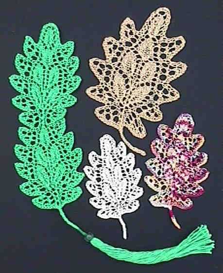 Small knit leaf pattern