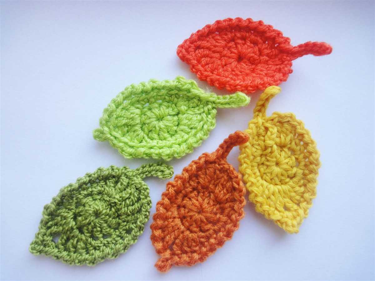 Small knit leaf pattern