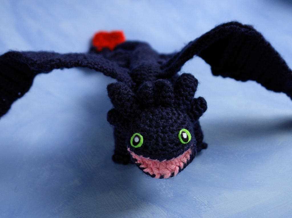 Toothless knitting pattern