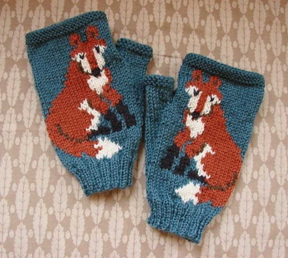 Fox mittens knitting pattern