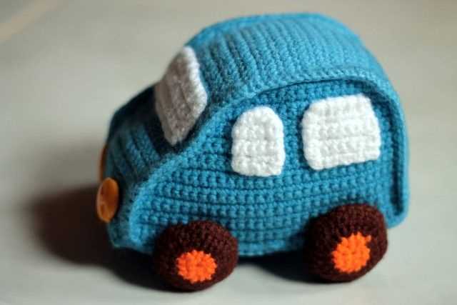 Knitted toy car pattern