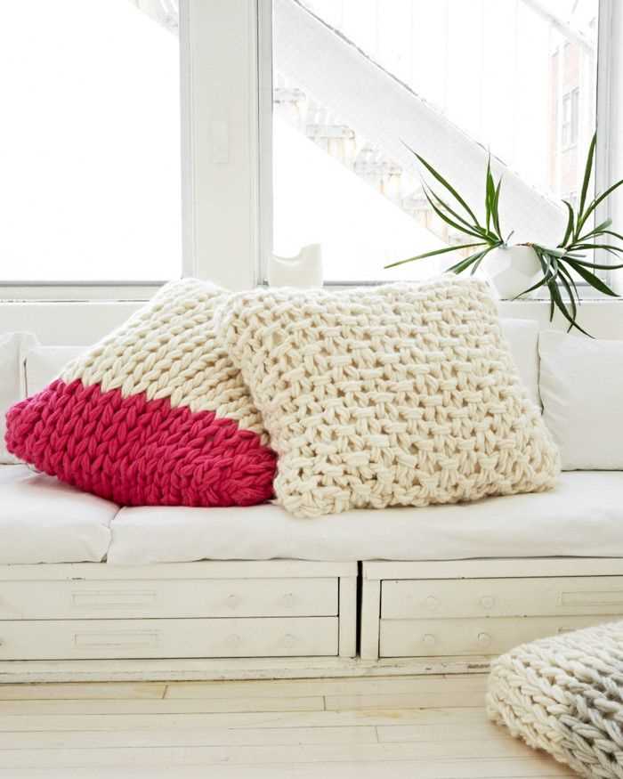 Arm knitting pouf pattern