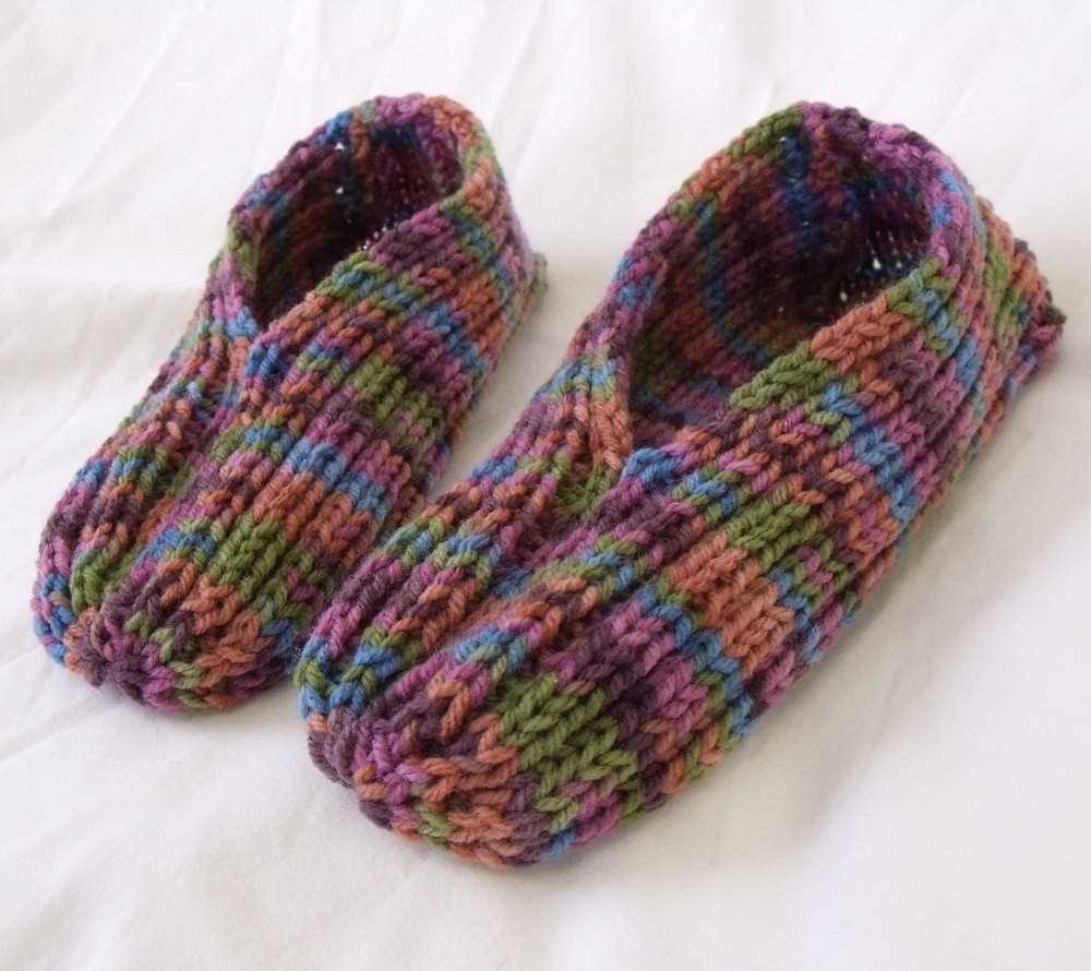 Knitted children's slippers pattern