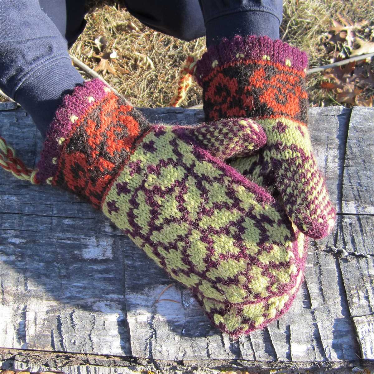 Fair isle wrist warmers knitting pattern