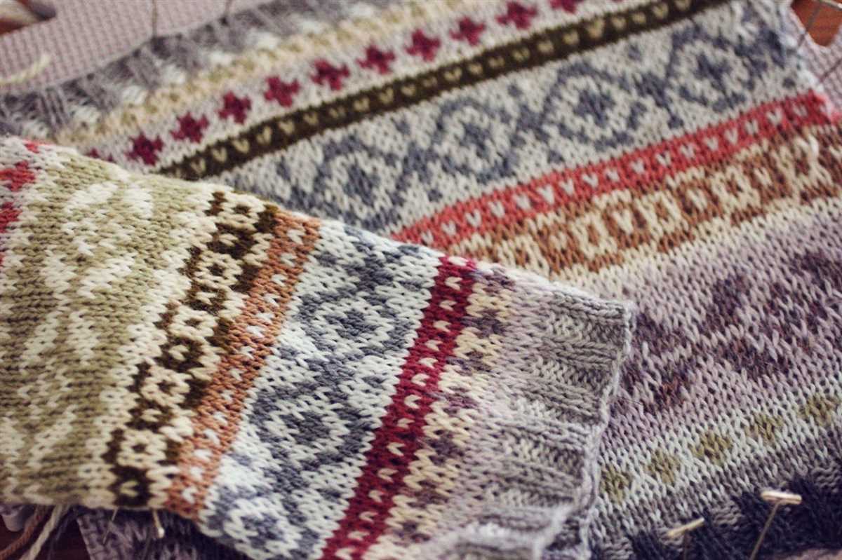 Fair isle wrist warmers knitting pattern