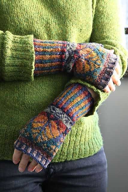 Fair isle wrist warmers knitting pattern