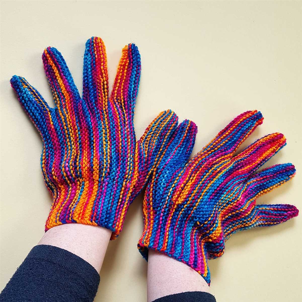 Fingerless gloves knitting pattern circular needles