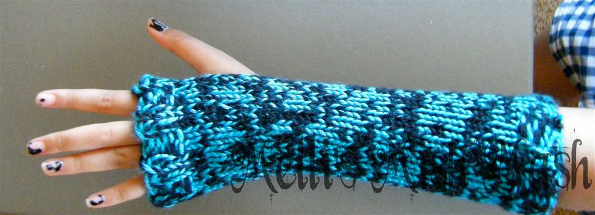 Fingerless gloves loom knitting pattern