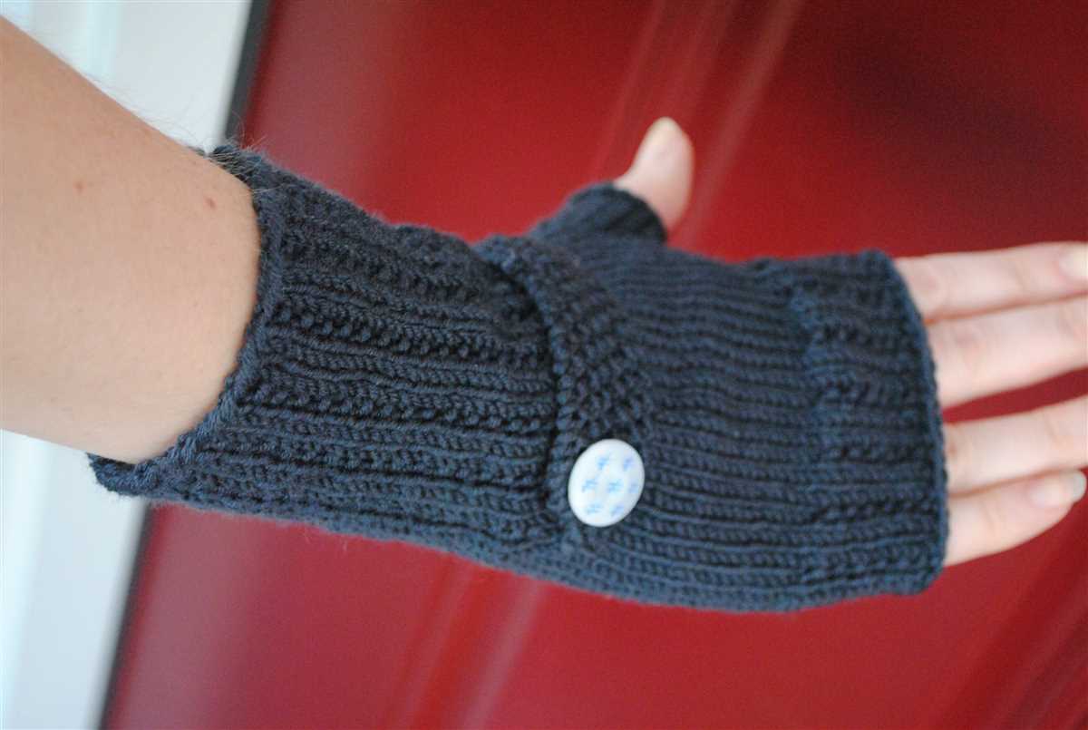 Cable knit mittens free pattern