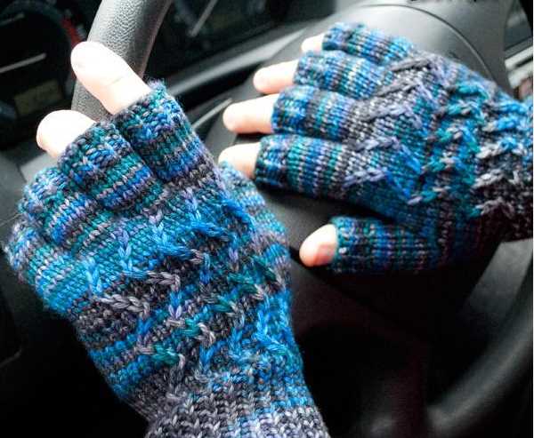 Free knitting pattern for men's fingerless gloves