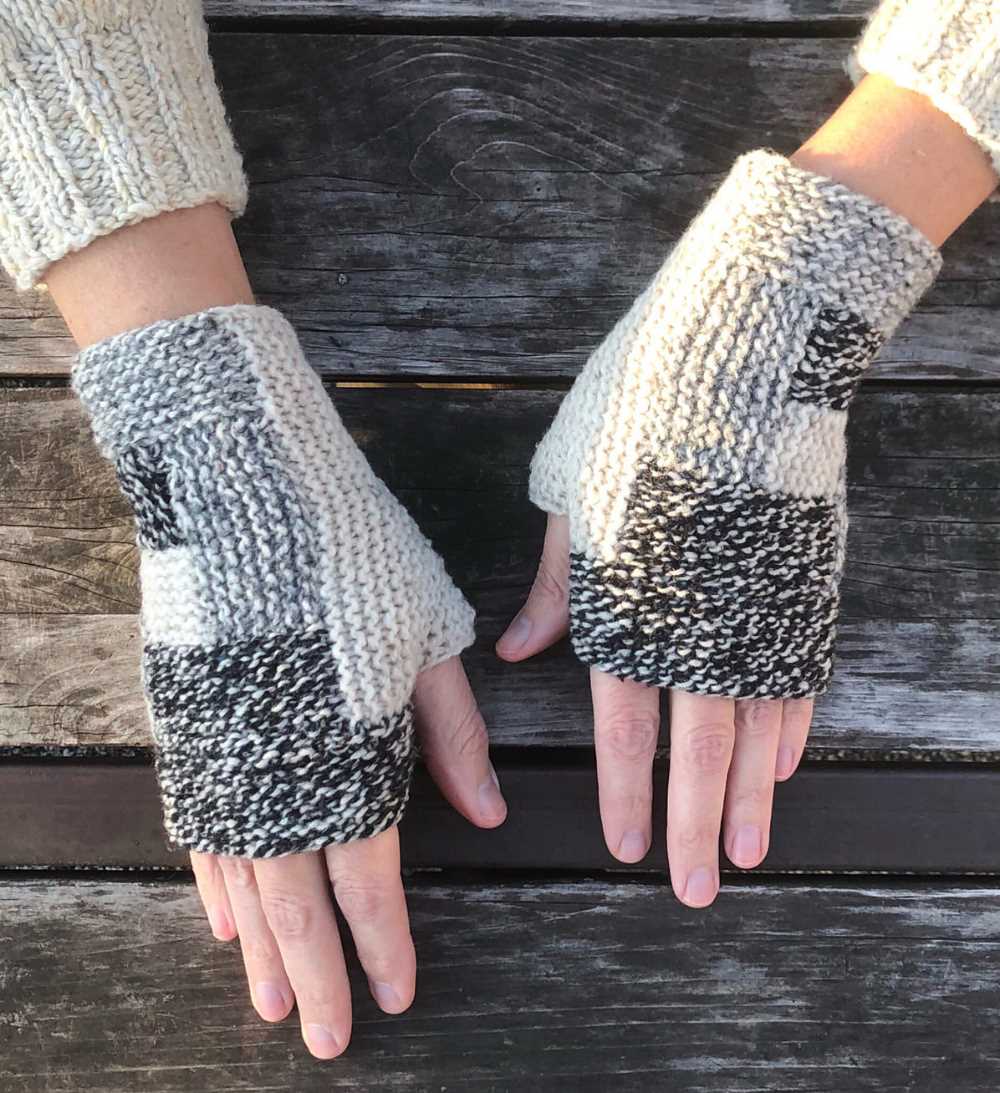 Free knit fingerless gloves pattern