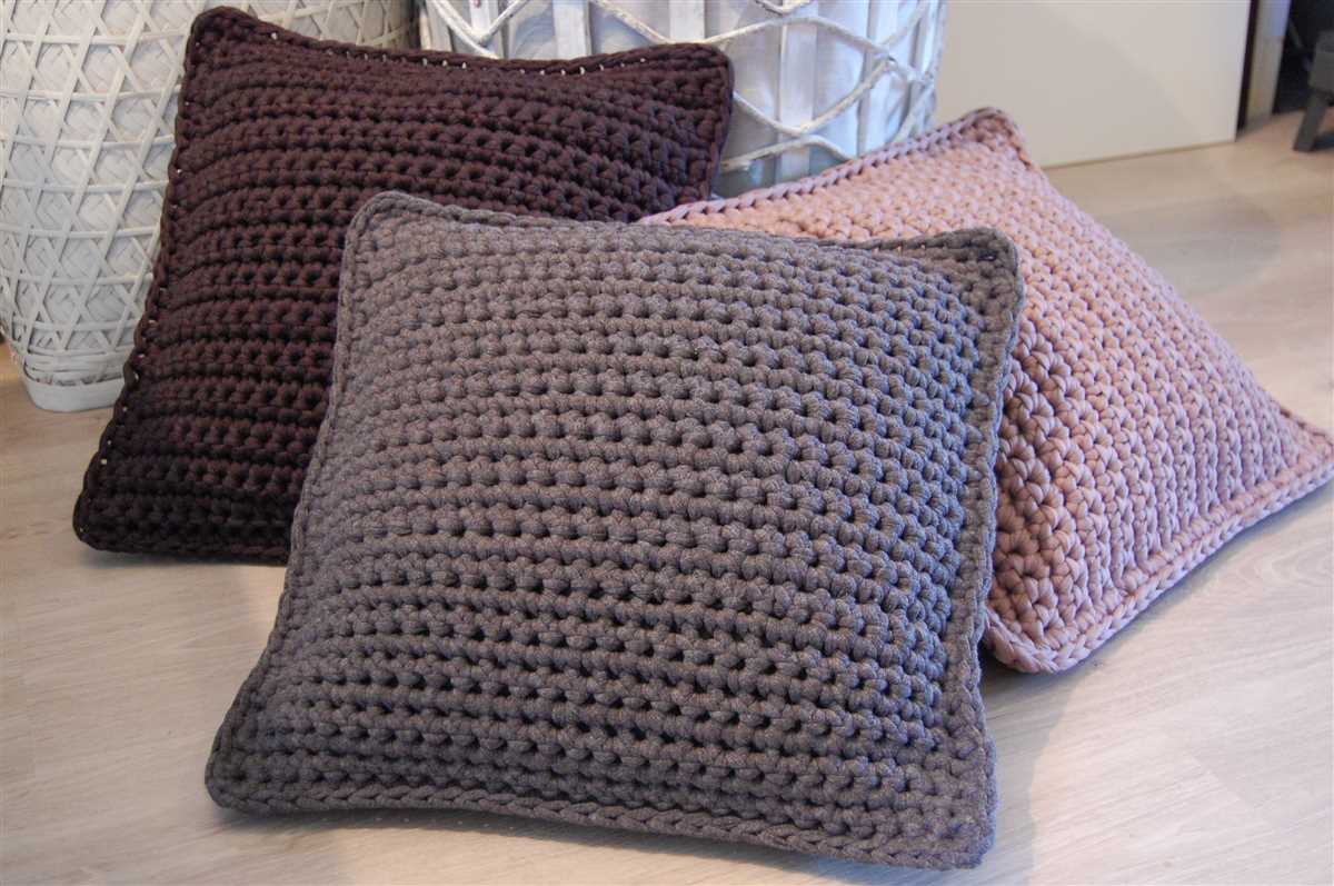 Free knitting pattern cushion cover chunky wool