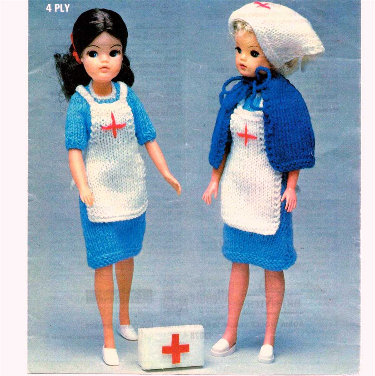 Free vintage knitting patterns for dolls