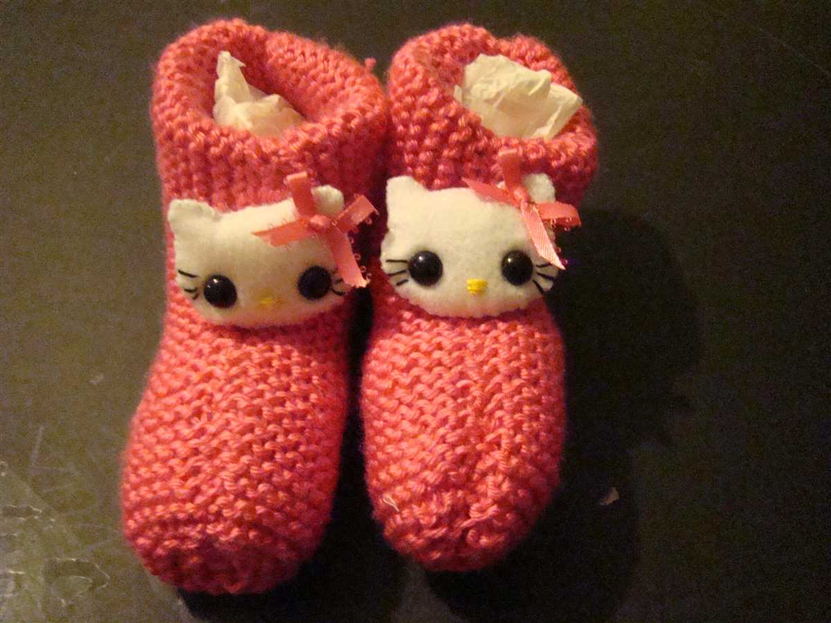 Knitted children's slippers pattern