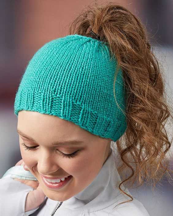 Ponytail beanie knitting pattern