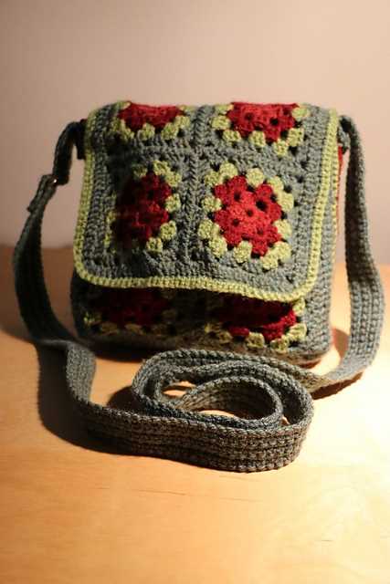 Knit messenger bag pattern