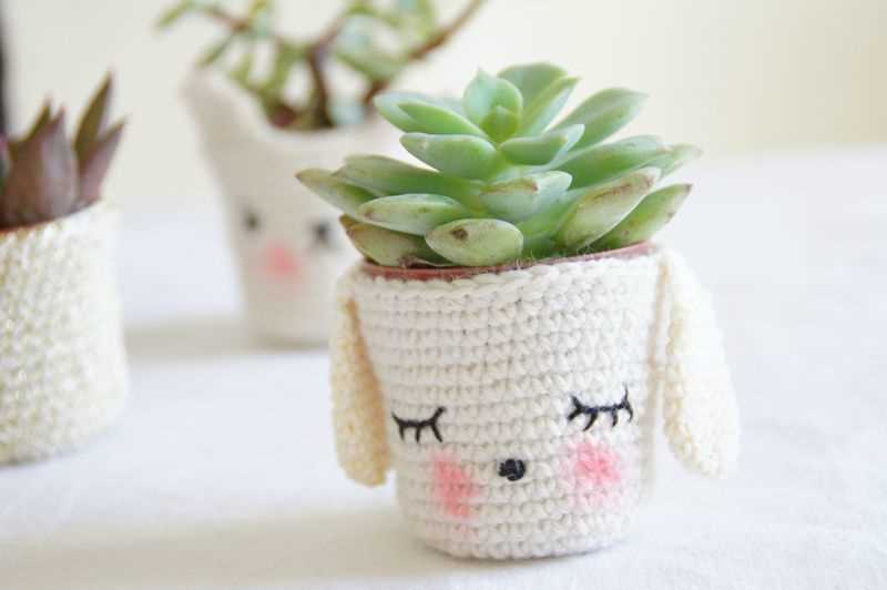 Knitted flower pot cover pattern