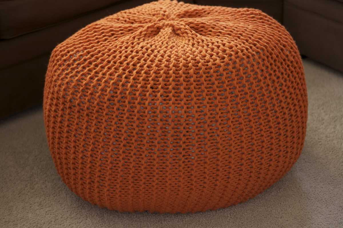 Arm knitting pouf pattern