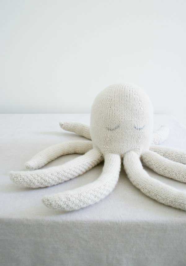 Knitted octopus pattern