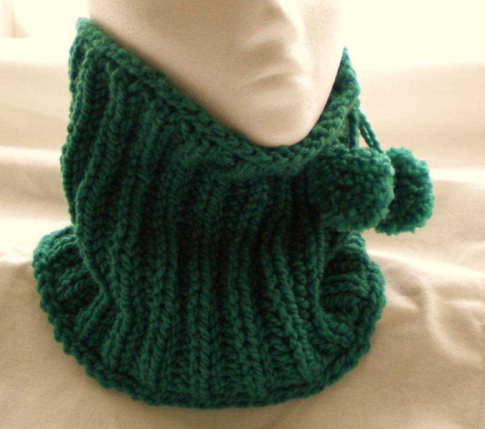 Knitting patterns for cowl neck scarves