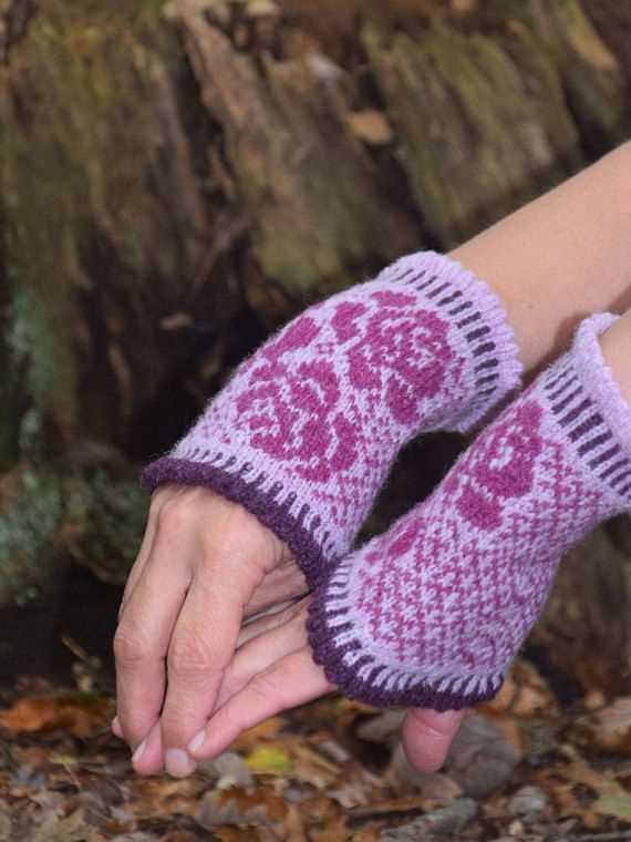 Fair isle wrist warmers knitting pattern