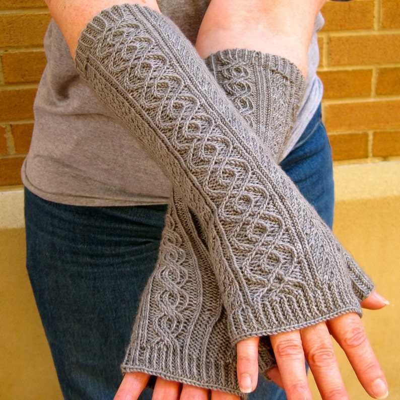 Fingerless gloves knitting pattern circular needles
