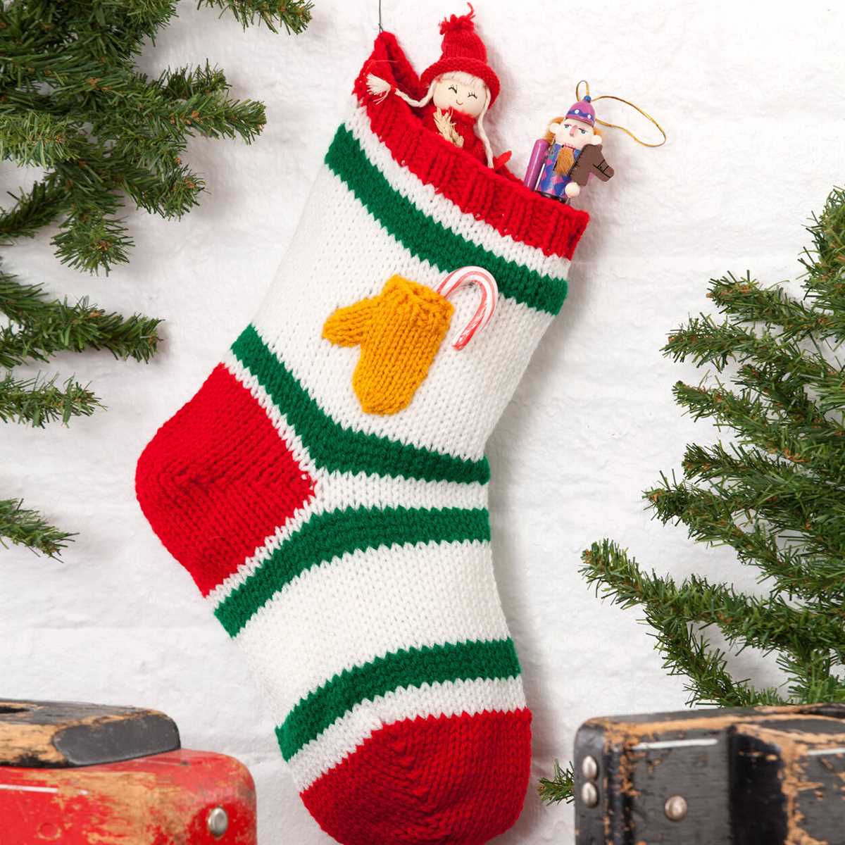 Handmade Knit Christmas Gifts - Free Patterns to Spread Holiday Cheer Christmas gifts to knit free patterns